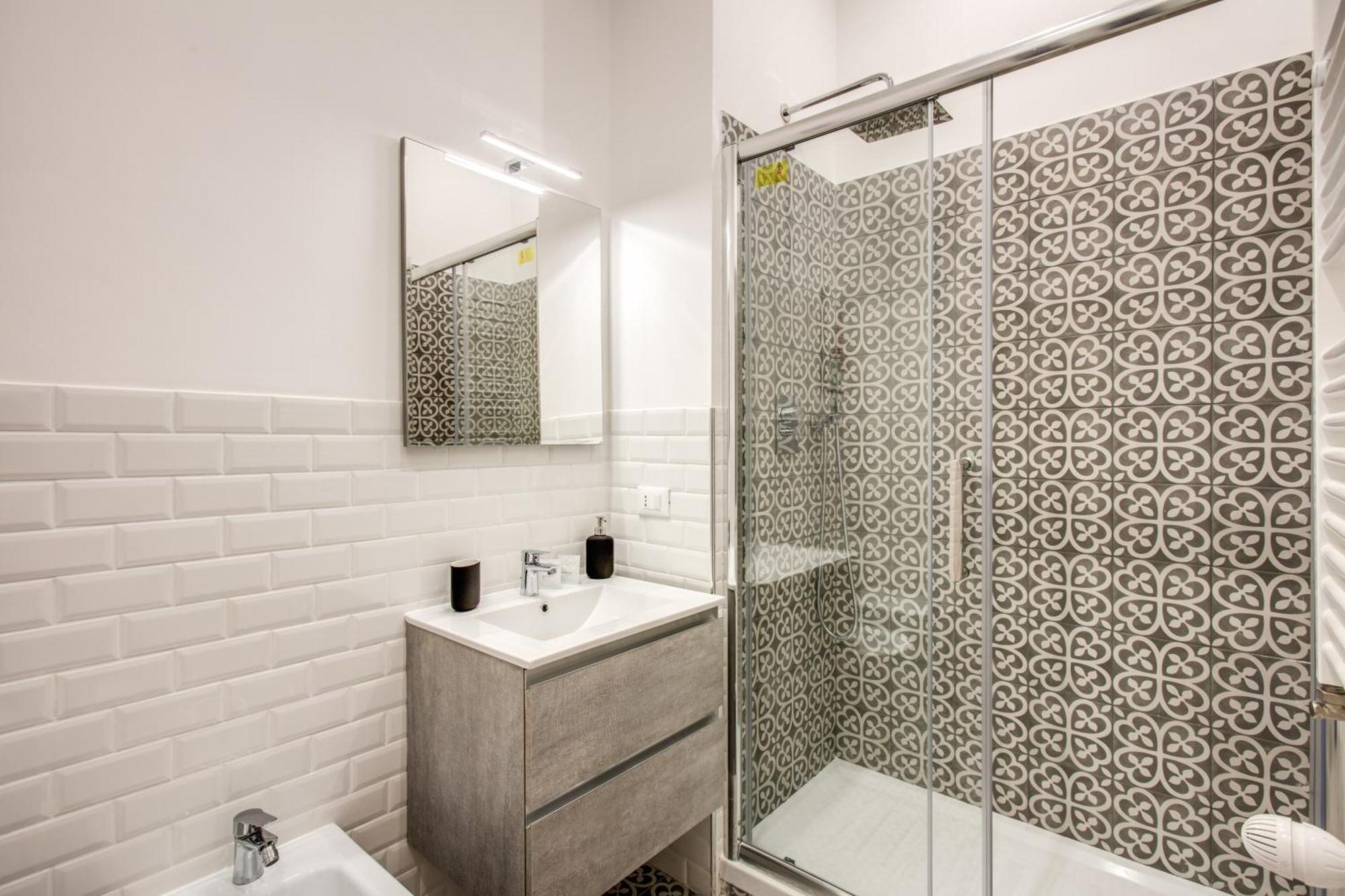 רומא Monti Quiet And Spacious Apartment מראה חיצוני תמונה