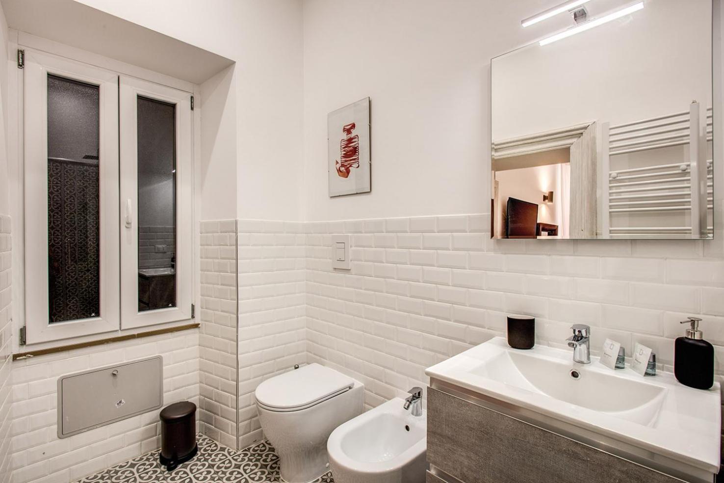 רומא Monti Quiet And Spacious Apartment מראה חיצוני תמונה